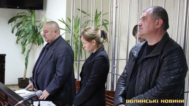 На фото крайній справа - адвокат Сергій Полячук