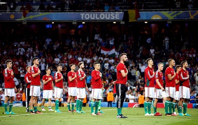 Угорщину в першому ж матчі плей-оф розбили бельгійці. Після гри вся збірна попросила вибачення у вболівальників і заспівала разом з ними національний гімн