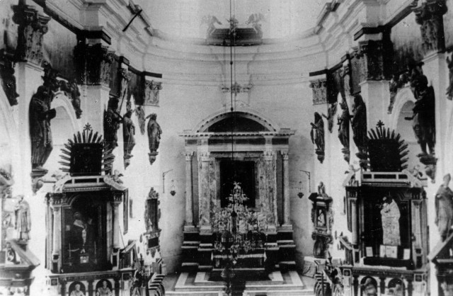 Інтер’єр колегіального костелу, 1900 р.
