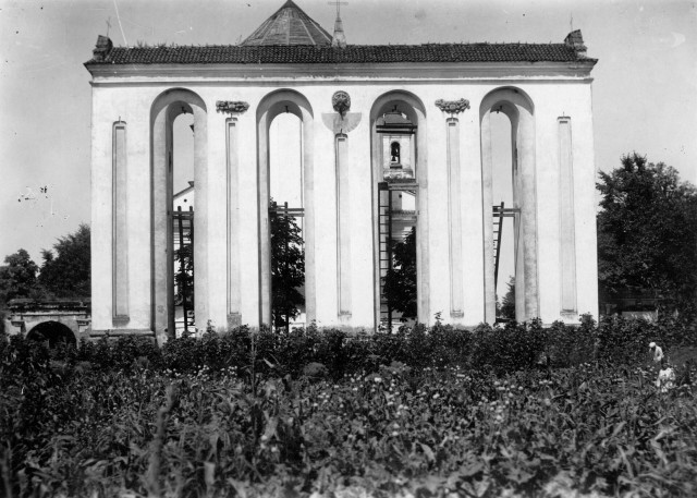 Дзвіниця біля костелу, фото до 1945 р.