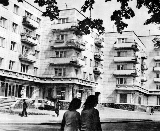 Житлові будинки на сучасній вулиці Чорновола