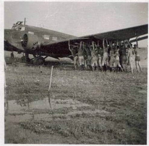 Німецький транспортний літак Юнкерс Ju 52 Часи німецької окупацї під час Другої Світової війни