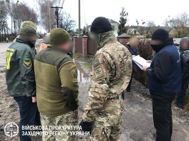 Результат пошуку зображень за запитом ВОЛИНСЬКОГО ПРИКОРДОННИКА, ЯКИЙ ДАВАВ ХАБАР НАЧАЛЬНИКУ, ВЗЯЛИ ПІД ВАРТУ