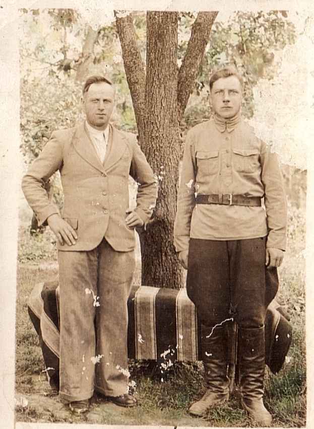 Мойсей Шнайдер з другом, 1920-ті роки