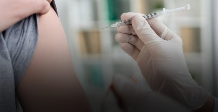 Вакциновані бустерною дозою українці отримають ще 500 грн