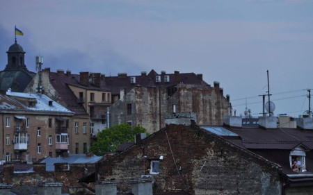 Читати Російські дрони атакували Львів: у місті пожежа, з-під завалів дістали людину - volynfeed.com Російські дрони атакували Львів: у місті пожежа, з-під завалів дістали людину - volynfeed.com