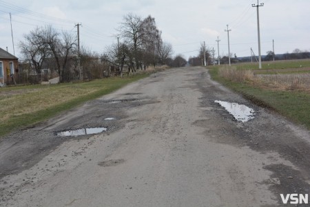 Луцькі депутати просять відновити дороги в селах громади та передбачити кошти на капітальний ремонт