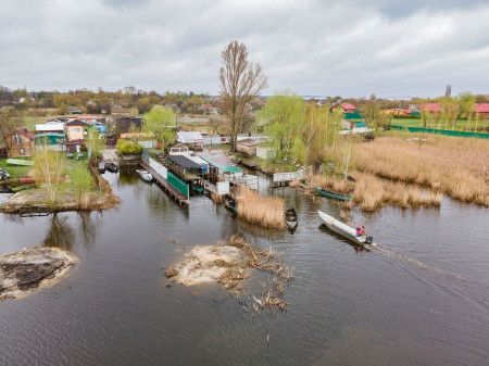 Перевозили човнами: як волиняни долучилися до доставки гуманітарки жителям Київщини та евакуації населення Перевозили човнами: як волиняни долучилися до доставки гуманітарки жителям Київщини та евакуації населення