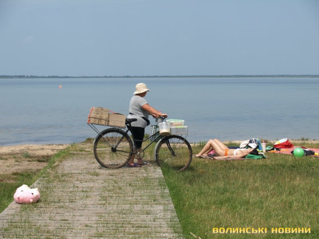 Читати Качан кукурудзи – пів сотні, піца – пів тисячі: відпочивальники обурюються високими цінами на Світязі - volynfeed.com Качан кукурудзи – пів сотні, піца – пів тисячі: відпочивальники обурюються високими цінами на Світязі - volynfeed.com