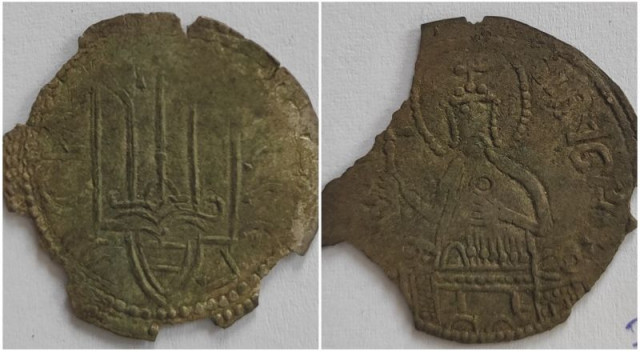 Монети з «Городницького скарбу». Всього в Городниці знайшли 38 монет: 6 срібників Святополка Окаянного та 32 срібні монети Володимира Великого. Як вважають історики, викарбували їх між 1010 та 1019 роками. Тобто тисячу років тому