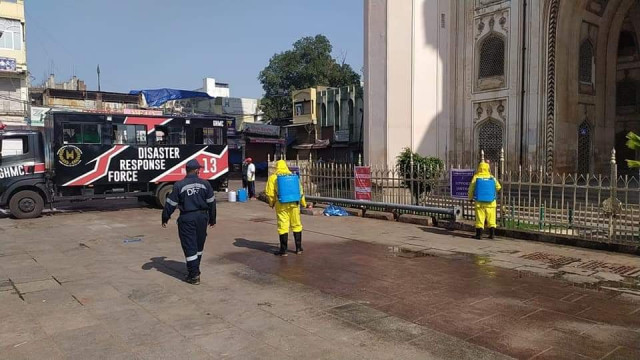 Спеціальні служби проводять обробку вулиць