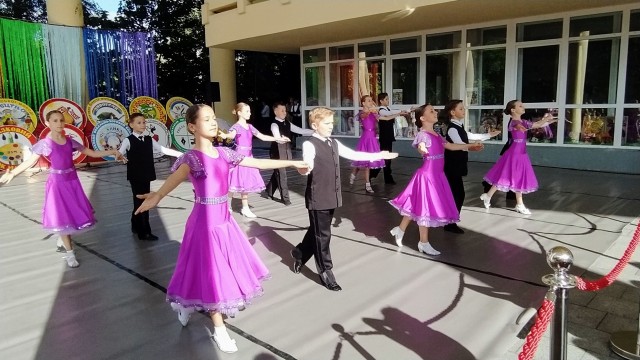 Юні танцюристи Народного ансамблю спортивного танцю «Троянда» Сергія та Ольги Кравчуків
