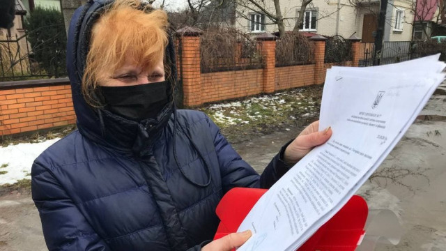 у Луцьку підтоплює вулицю та приватні будинки