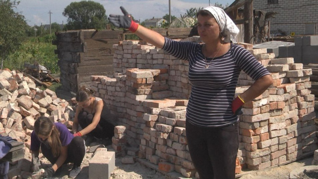 Наталія Хвіць приходить на будівництво щодня