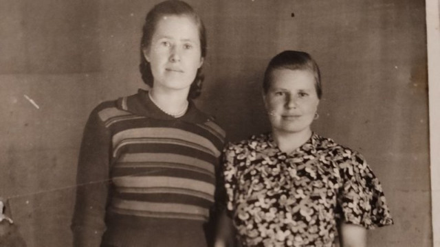 Наталія Борисюк в молоді роки (ліворуч)