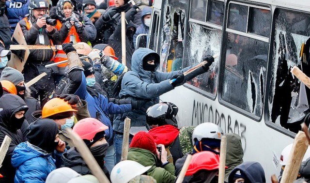 ЩОБ НІКОЛИ НЕ ЗАБУТИ. 60 ВРАЖАЮЧИХ ФОТО З МАЙДАНУ