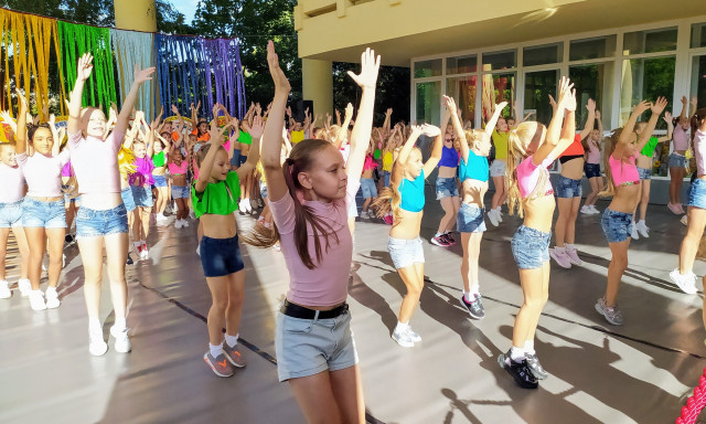 Фінальний виступ концерту – Народний ансамбль сучасного танцю «Міраж» Оксани Янюк