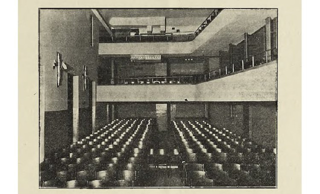 Глядацька зала кінотеатру Сонце