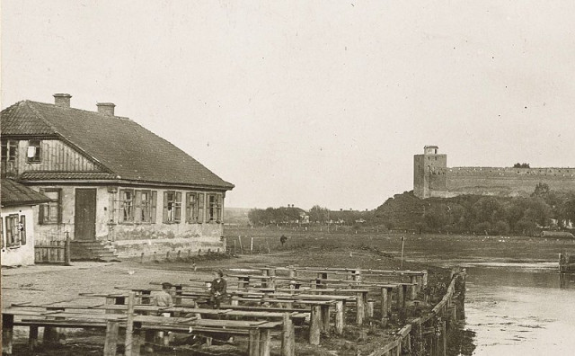 Будинок Шварцмана і територія біля нього