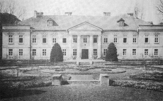 Лівий палац. Зображення з книги Романа Афтаназі Dzieje rezydencji na dawnych kresach Rzeczypospolitej