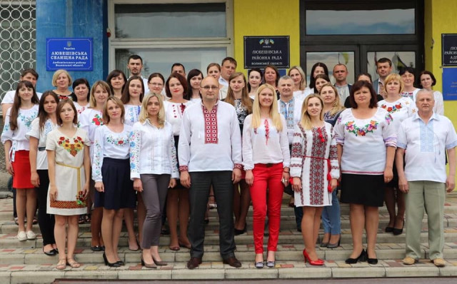 Колектив Любешівської селищної ради на чолі з Олегом Кухом