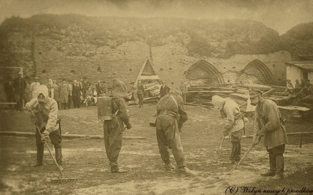 Протигазові навчання у замку Любарта в травні 1932 року