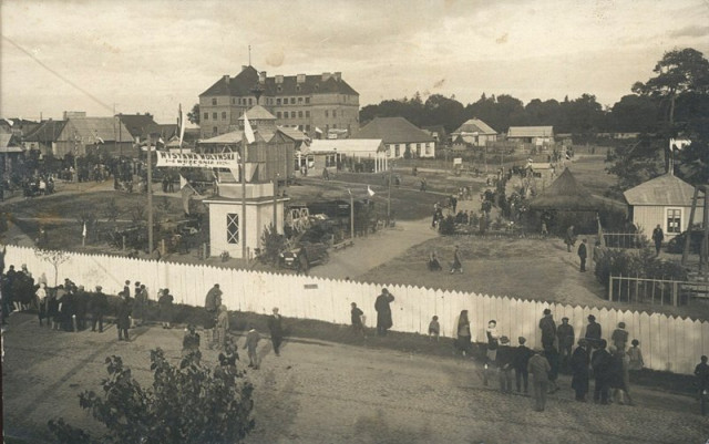 У 1928 році в будівлі PMS розташовувался адміністрація Волинської виставки