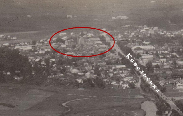 Промислові споруди Фабричної на панорамі Красного 1934 року. Фото з колекції Віктора Літевчука