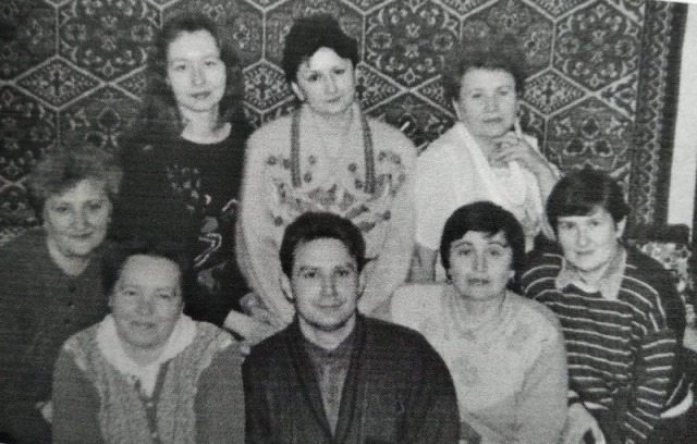 Серед учителів-філологів Підгайцівської школи, 2000 р.