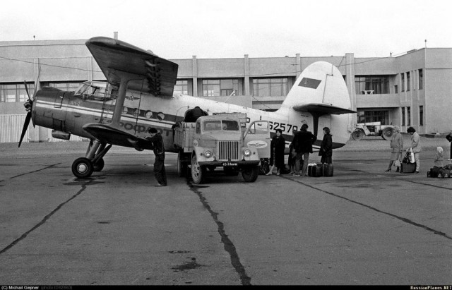 Луцький цивільний аеропорт поблизу села Крупа Луцького району 1985 рік