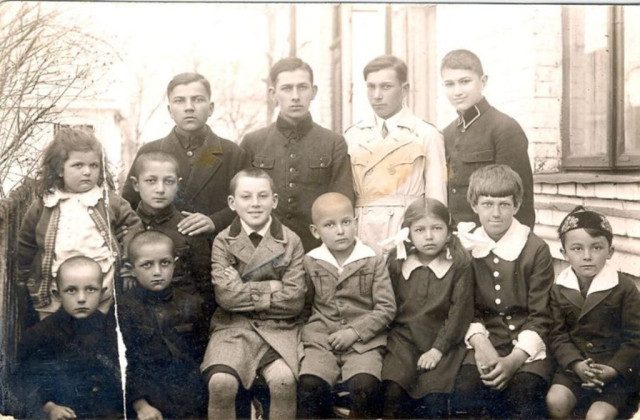 караїмські діти в Луцьку