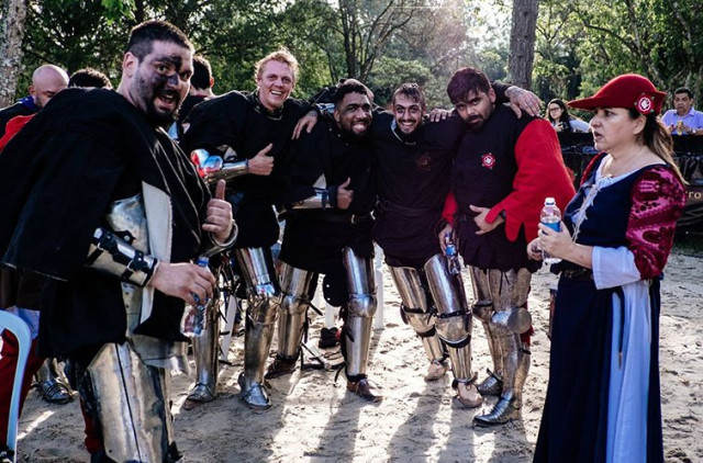 Поки відновлював документи, жив у місцевих реконструкторів та брав участь у змаганнях