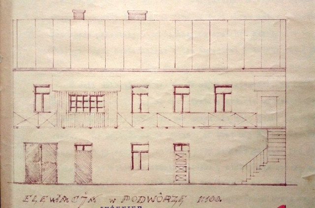 Веранда на коридорі-балконі другого поверху, через яку сварилися