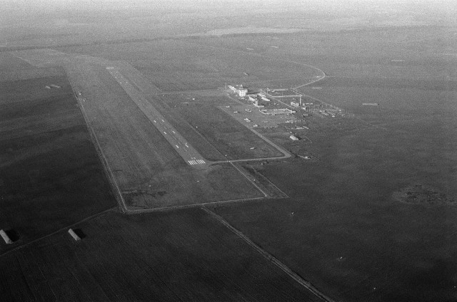 Луцький цивільний аеропорт поблизу села Крупа Луцького району 1985 рік