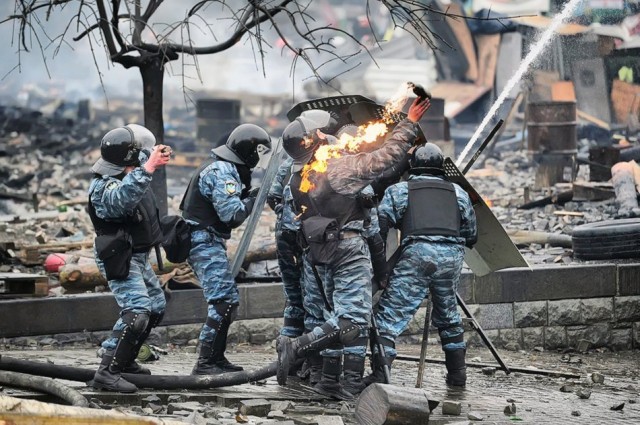 ЩОБ НІКОЛИ НЕ ЗАБУТИ. 60 ВРАЖАЮЧИХ ФОТО З МАЙДАНУ