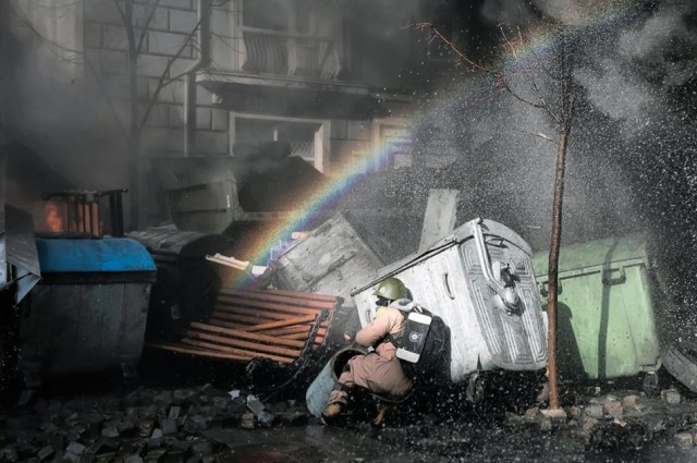 ЩОБ НІКОЛИ НЕ ЗАБУТИ. 60 ВРАЖАЮЧИХ ФОТО З МАЙДАНУ