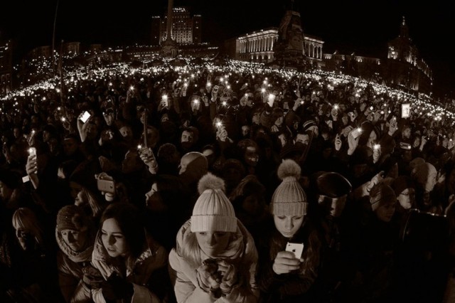 ЩОБ НІКОЛИ НЕ ЗАБУТИ. 60 ВРАЖАЮЧИХ ФОТО З МАЙДАНУ