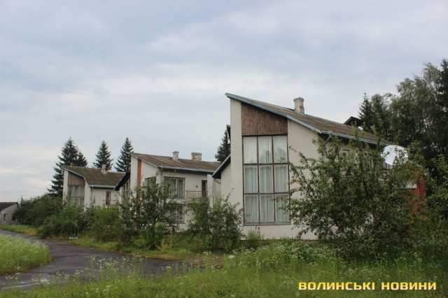 Інші котеджі, які пустують