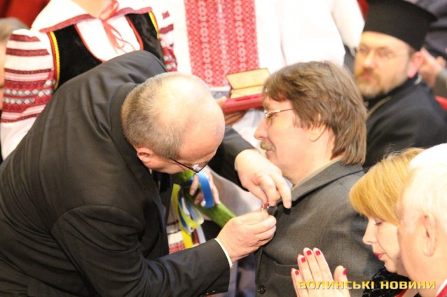 Лауреат Національної премії України ім. Тараса Шевченка, заслужений діяч мистецтв України, поет Василь Слапчук