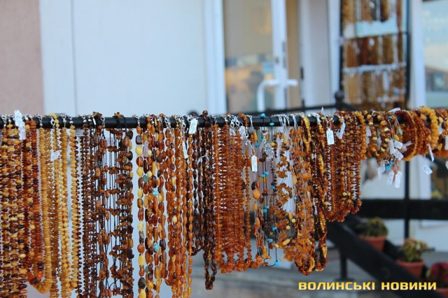 бурштинові вироби у Ґданську, можливо й з волинського каміння