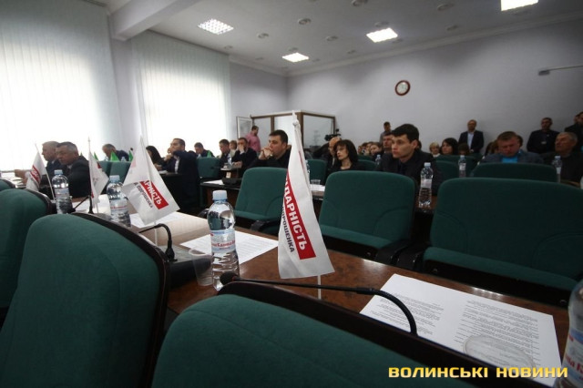 Пусті робочі місця депутатів Солідарності