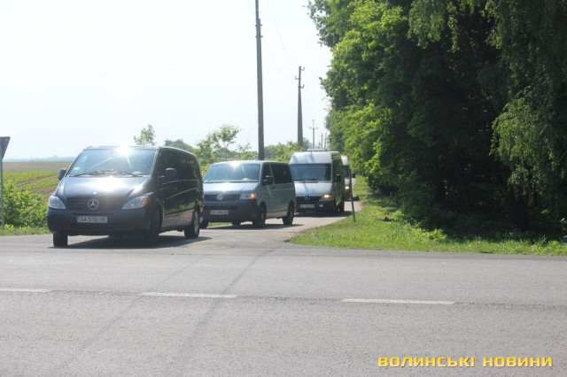 Кортеж Гройсмана і преси