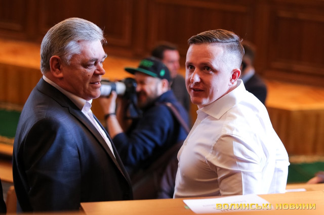 Забудовник Андрій Разумовський (праворуч)