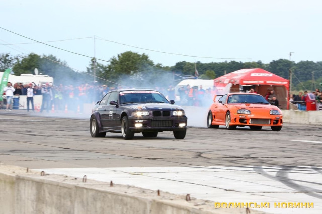 BMW M3 проти Toyota Supra