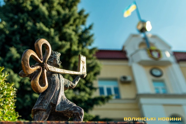 Ключник із символічним ключем від нашого міста.