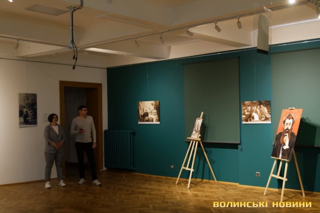 25 лютого у цій залі мала відкритися виставка до річниці з дня народження Лесі Українки. 