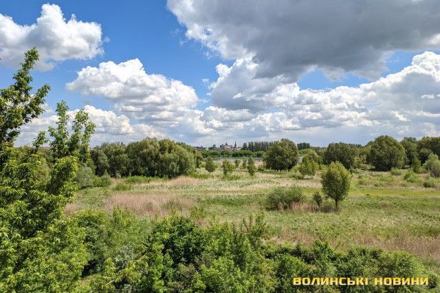 З оглядового майданчика відкривається шикарний краєвид.
