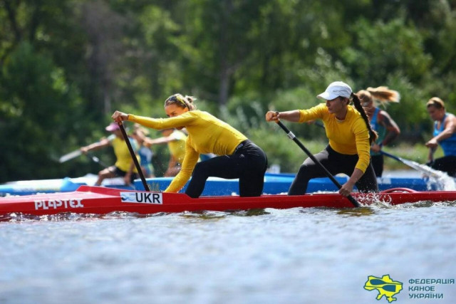 Валерія Терета (зліва)