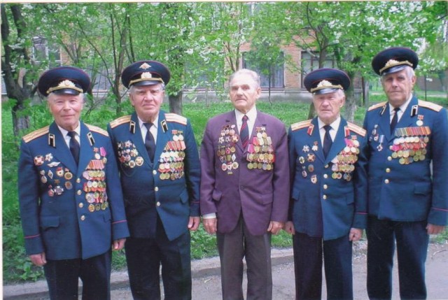 Михайло Гарбуз із друзями-фронтовиками