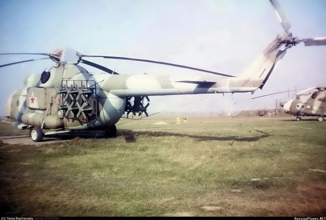 Вертоліт Мі 8ППА на Луцькому військовому аеродромі 1989 рік
